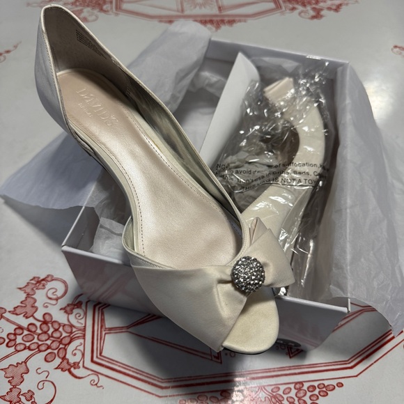 David's Bridal Cream Bow Peep-Toe Heels with Crystal Detail - Picture 1 of 5
